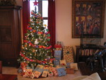 It's Christmas at Charly Del Lago - a huge Thanks to Mel for wrapping what seemed to be an endless supply of gifts. ;)