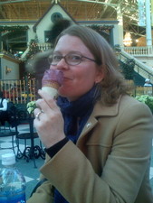 Yummy yummy!  Black Raspberry Chocolate Chunk by Graeter's!  She's lovin' it!  It was very delicious!