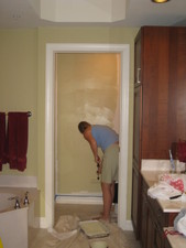 Mel-Mel paints our bathroom! 