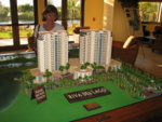 Here's the model of Riva Del Lago - with my Realtor in the background (Tara) ;).